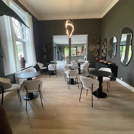 Damseaux Hotel *