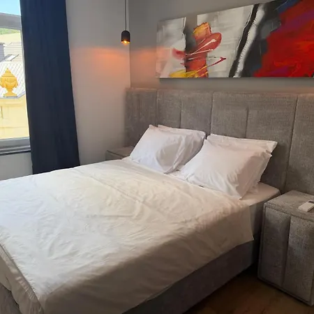 Damseaux Hotel *