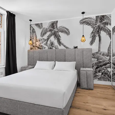 Damseaux Hotel *