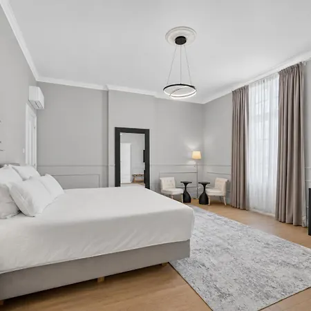 Damseaux Hotel *
